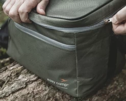 Easy Camp Arctic Daisy Coolbag Medium 9 Easy Camp Arctic Daisy Coolbag Medium -Outdoor Clothing Store ArcticDaisyCoolbagMediumActionCloseUp