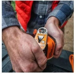 Jetboil CrunchIt Recycling Tool 8 Jetboil CrunchIt Recycling Tool -Outdoor Clothing Store CrunchItRecyclingToolAction2