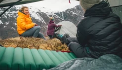 Robens Hybrid Core 60 -Outdoor Clothing Store HybridCore60Action2