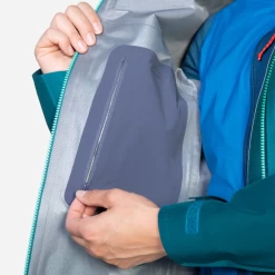 Mountain Equipment Women's Makalu Gore-Tex Jacket -Outdoor Clothing Store ME 006914 Makalu Womens Jacket ME 01591 Spruce Deep Teal Internal Pocket 0387
