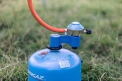 Campingaz Twin Connection Hose And Reg Kit 8 Campingaz Twin Connection Hose And Reg Kit -Outdoor Clothing Store TwinconnectionCV RregulatorkitConnectionCloseUp